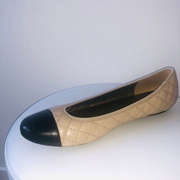 Like New - Vaneli Flats Serene Pudding Nappa Size 10 - Picture 8 of 16